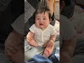 パパの梨が食べたくてしょうがない赤ちゃん👶🏻/Baby Wants Daddy To Share Food #Shorts