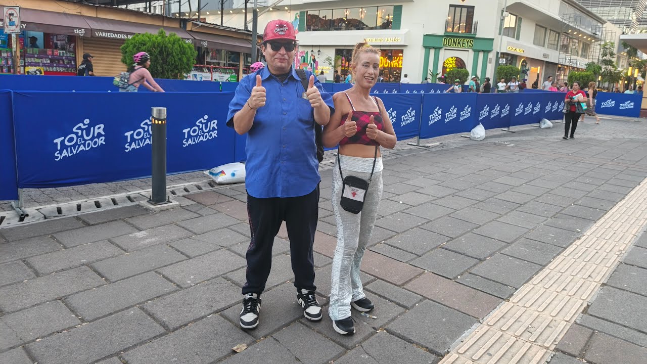 🎉🇸🇻🙏a disfrutar de un sabadito alegre  lleno de alegría 🇸🇻