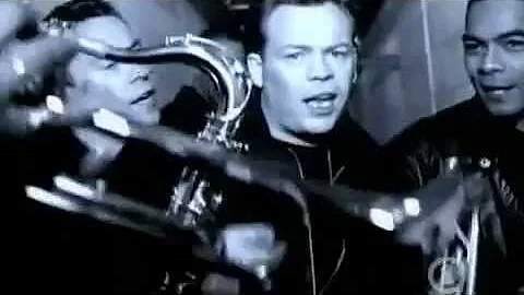 UB 40 - I can't help falling in love