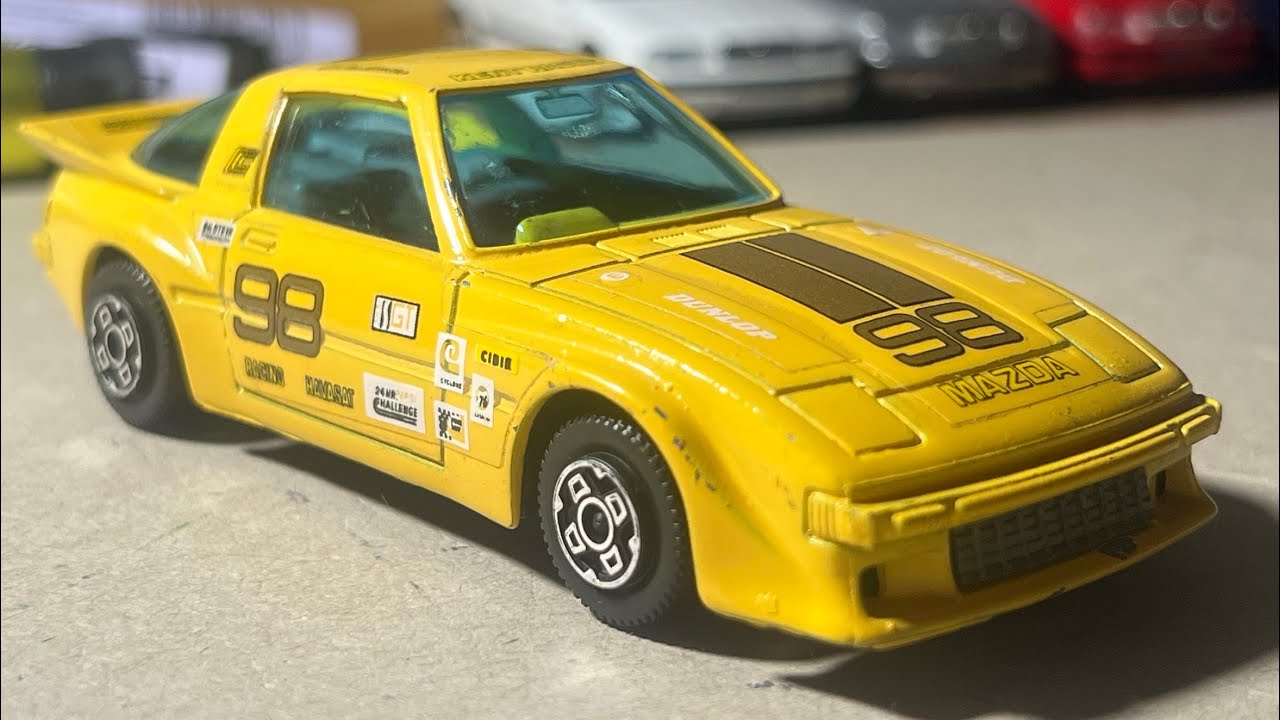 Mazda Rx7 Bburago 1/43. YELLOW EDITION