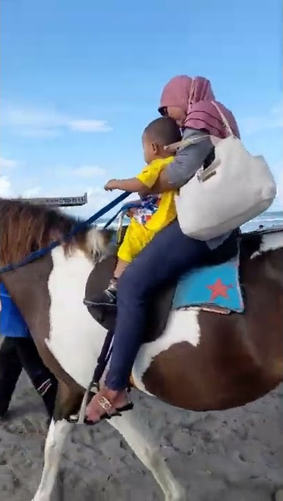 si gendut naik kuda