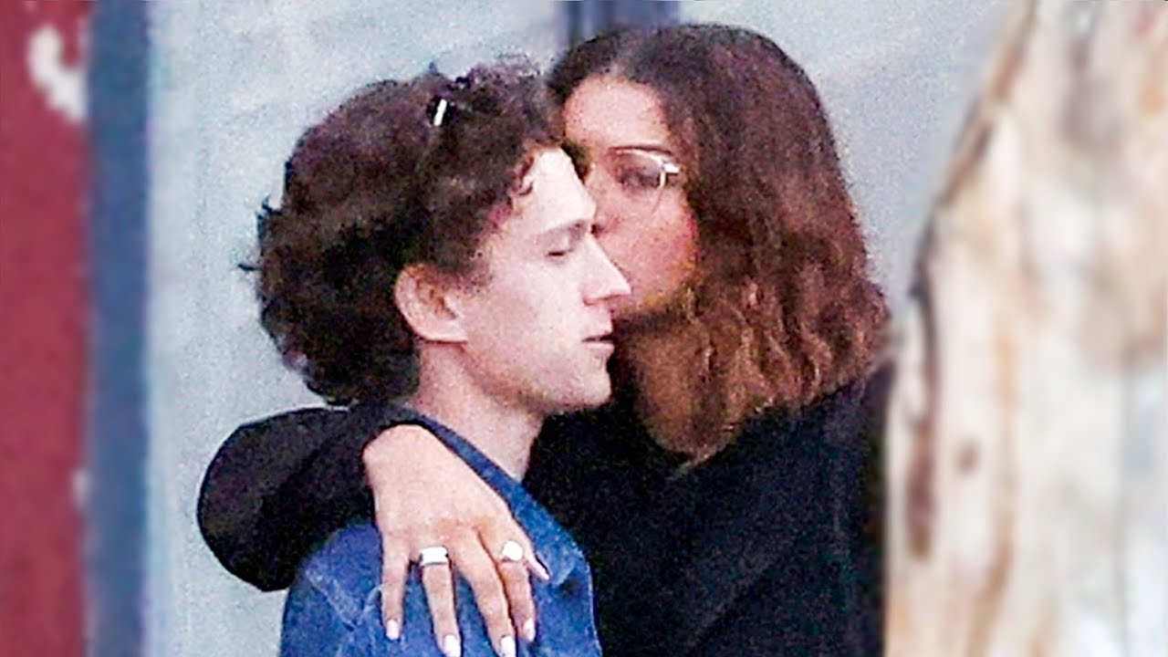 10 Times Tom Holland And Zendaya Were Caught Kissing In Public - YouTube