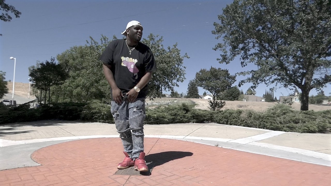 Kase Kash - Broken (Official Video) adlı videoyu YouTube'da izle Kase Kash - Broken (Official Video) adlı videoyu YouTube'da izle