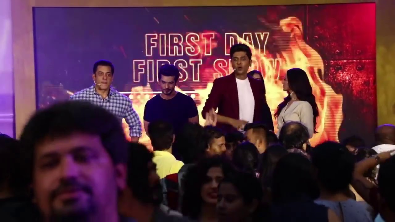 Salman Khans BIGGEST FGHT With Reporter Till Date BGG B0SS 13 Inauguration Event 720p