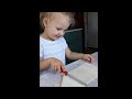 Девочка в 2 года готовит кушать с песней))) "Ручки для Христа" 7я