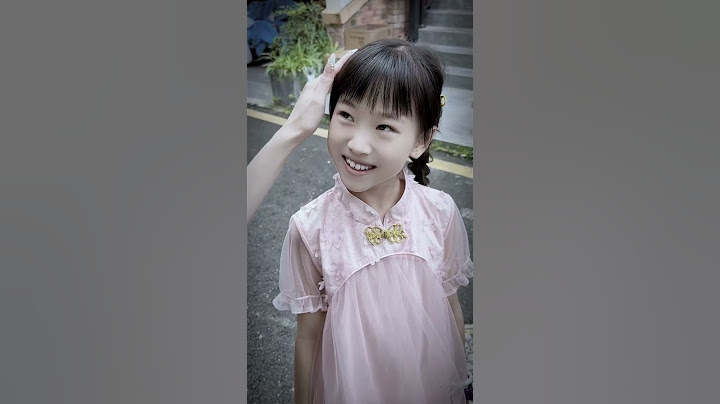 小女孩把路人当成离世的妈妈，太感人了.#short #angel #clown