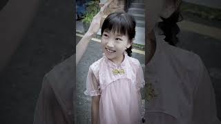 Thumbnail for 小女孩把路人当成离世的妈妈,太感人了.#short #angel #clown