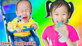 Bona 는 그녀의 오빠와 노는 척 Collection of funny kids toys story | Jannie ToysReview