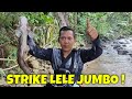 mancing di sungai dapat lele jumbo bikin kaget ! ternyata sisa kolam tetangga yang jebol