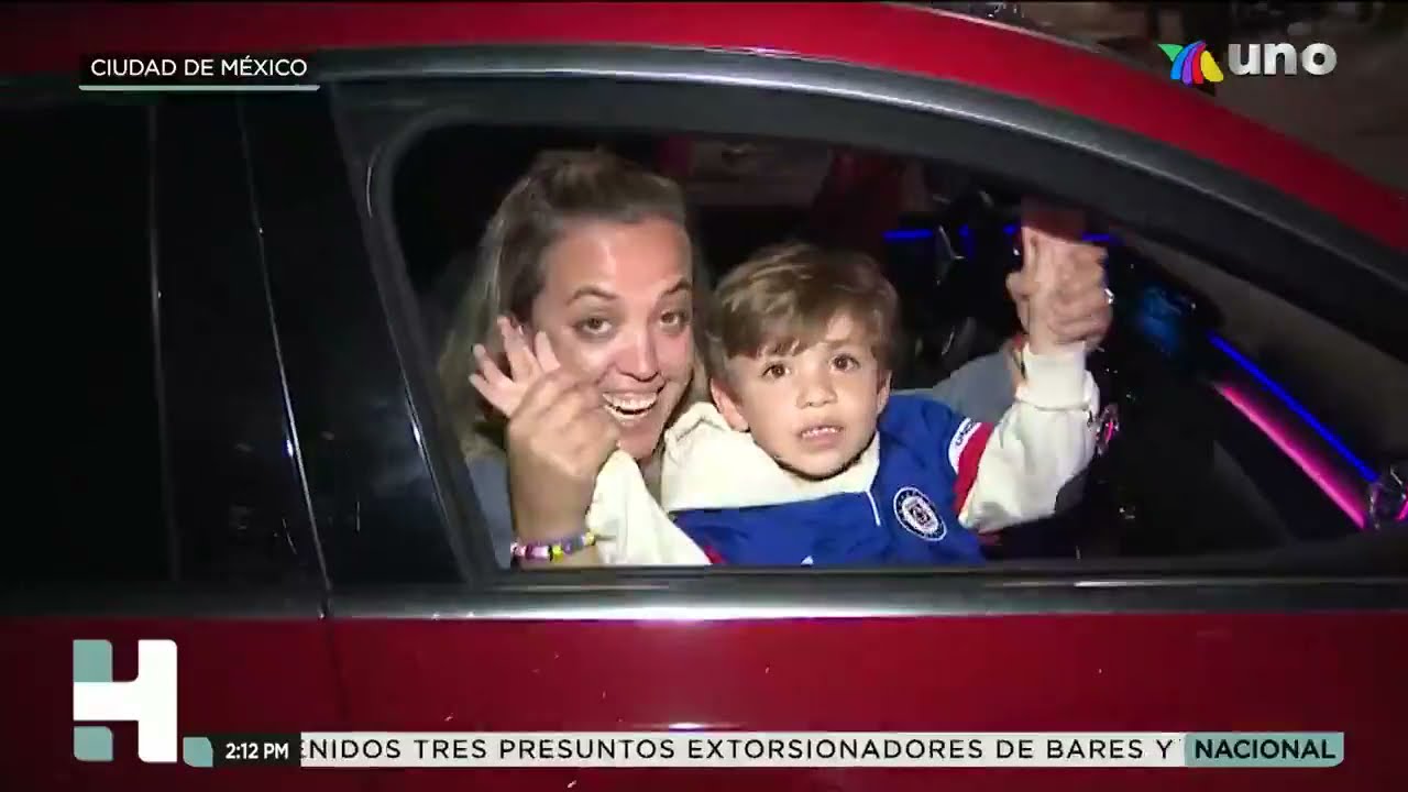 Pachanga en el Ángel de la Independencia tras triunfo del Cruz Azul