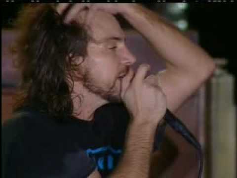 Pearl Jam - Jeremy, Do The Evolution (Live In Argentina 26nov05)