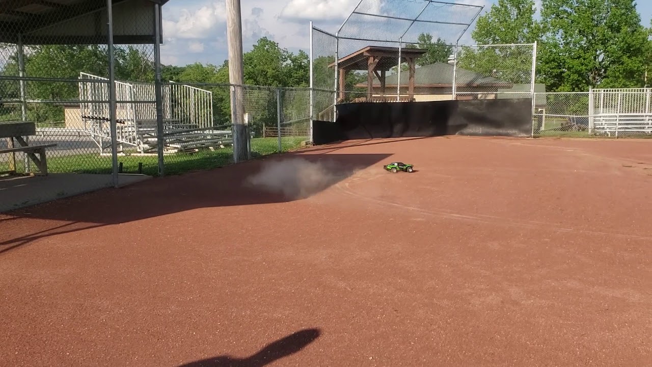 traxxas slash 4x4 monster energy edition