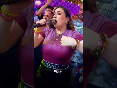 اللي يحب سيدنا النبي مينسهش ولا همسه صلو علي رسول الله