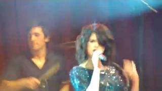 Selena gomez & the scene - "falling down" (live in san diego)