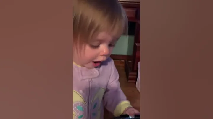 Maiya Singing  hallelujah