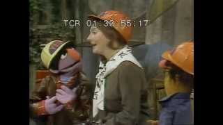 Clic Sesame Street - Yes Song With Judy Collins, Biff And Sully