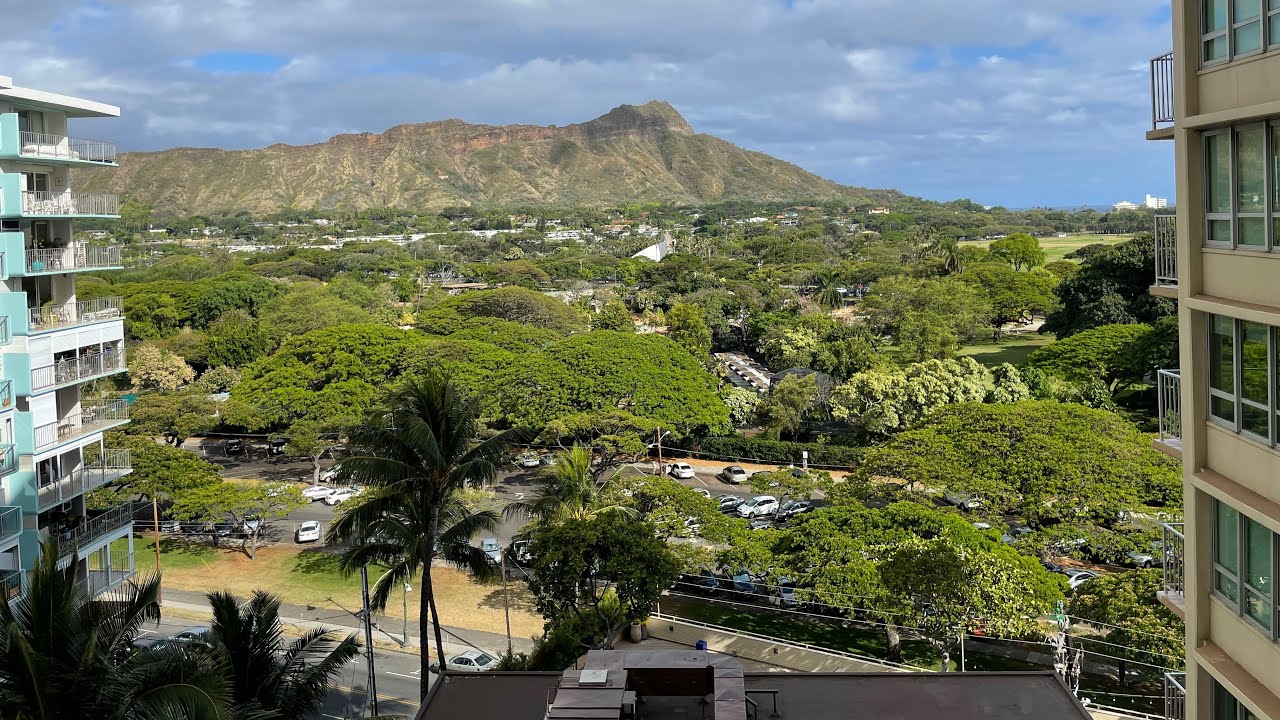 Queen Kapiolani Hotel in Waikiki (Diamond Head View room) walkthrough