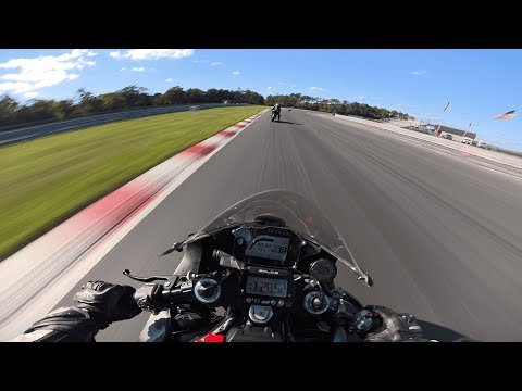 2025 CBR1000RR-R Full Titanium Spark Exhaust Raw Sound | Close