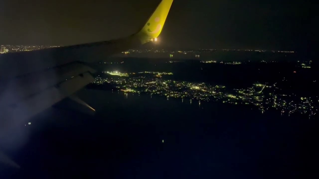 夜間飛行。セントレアに到着です - YouTube
