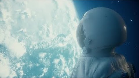 Astronaut Looks At  Earth Stock Motion Graphics