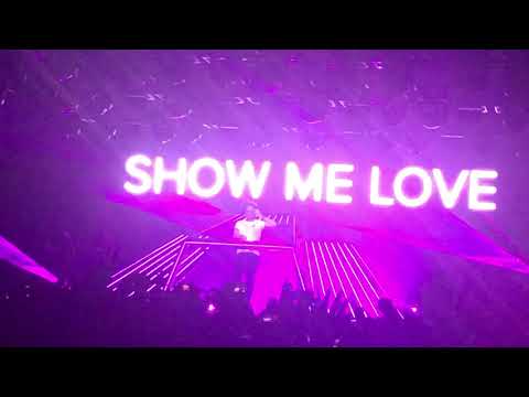 Armin Van Buuren At Echostage - Show Me Love