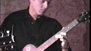 Video thumbnail of "05 No me quiero enredar - Flying Granaders - Vivo en Bar Santa Fe - 1999"