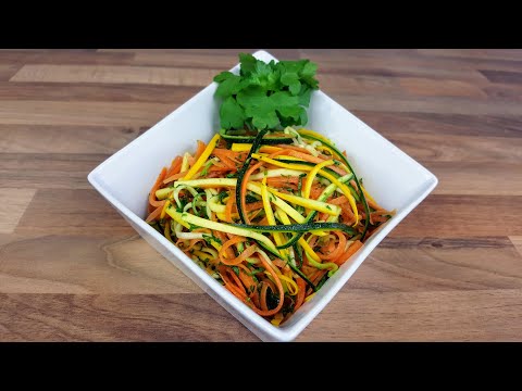 salade-de-courgettes-et-carotte-crues-(salade-rafraîchissante-avec-tous-ses-nutriments)