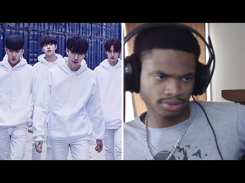 Stray Kids - District 9 | REACTION