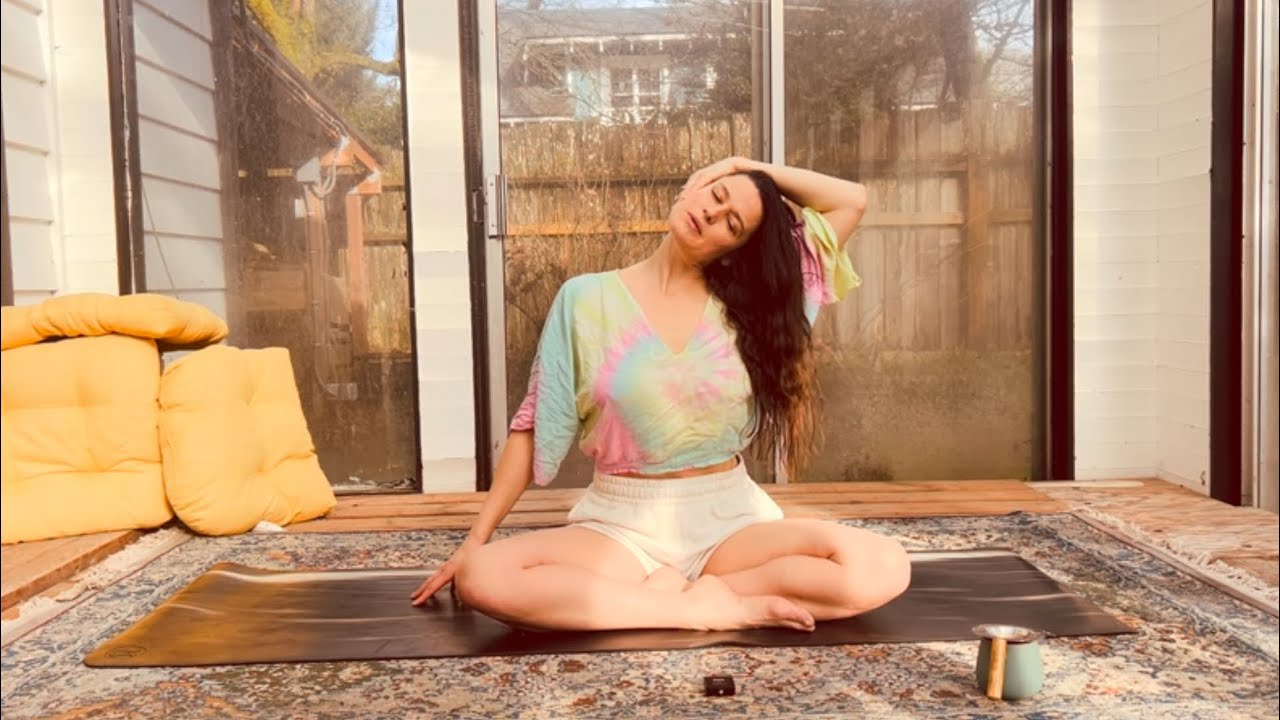 20-минутная йога для снятия напряжения в плечах | мягкое расслабление грудной клетки и верхней ча...