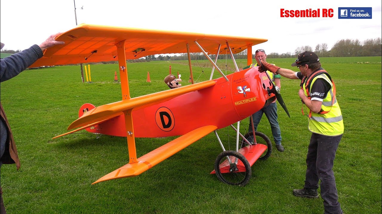 Steve Carr's GIANT 65% scale Fokker DR.I DREIDECKER/TRIPLANE is back for 2018 BUT...