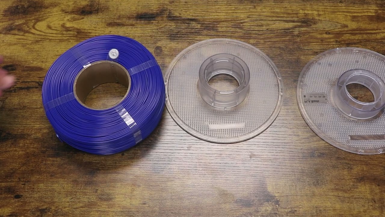 Swapping new filament on the Bambu Lab spools
