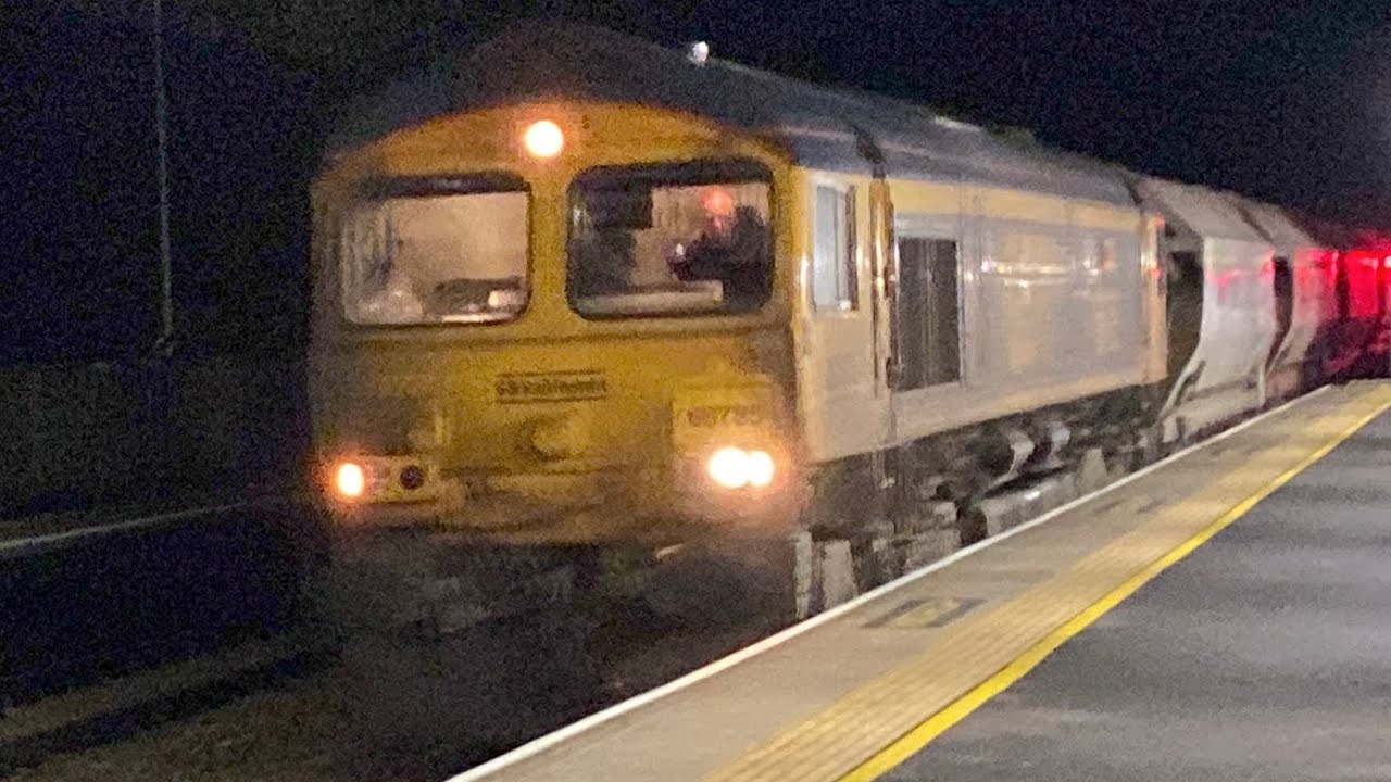 The thumbnail tells the story! “John Ellis” 66785 6E88 with 15 sand hoppers & a happy driver 5/11/25