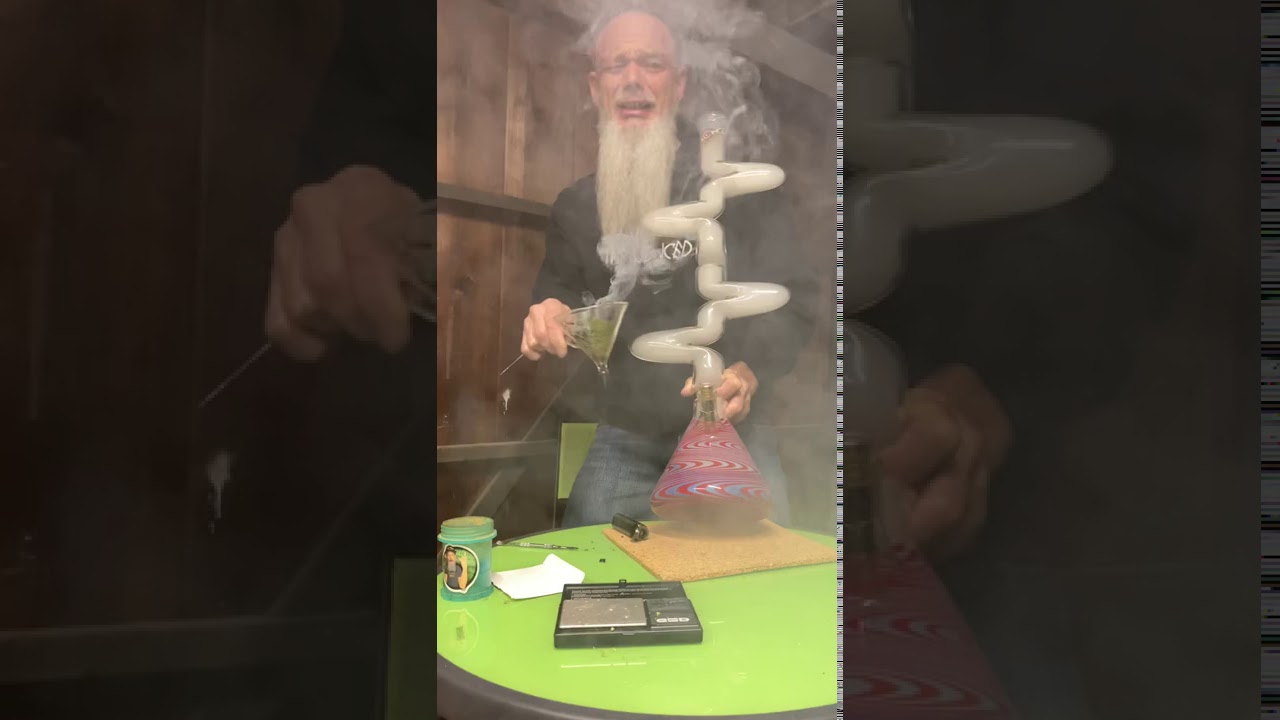 10 GRAMS OF FLOWER IN THE MEGABOWL