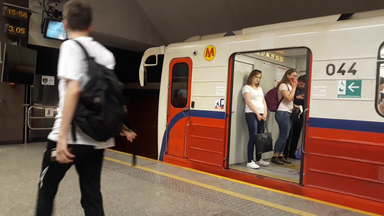 METRO WARSZAWSKIE STACJA RACŁAWICKA