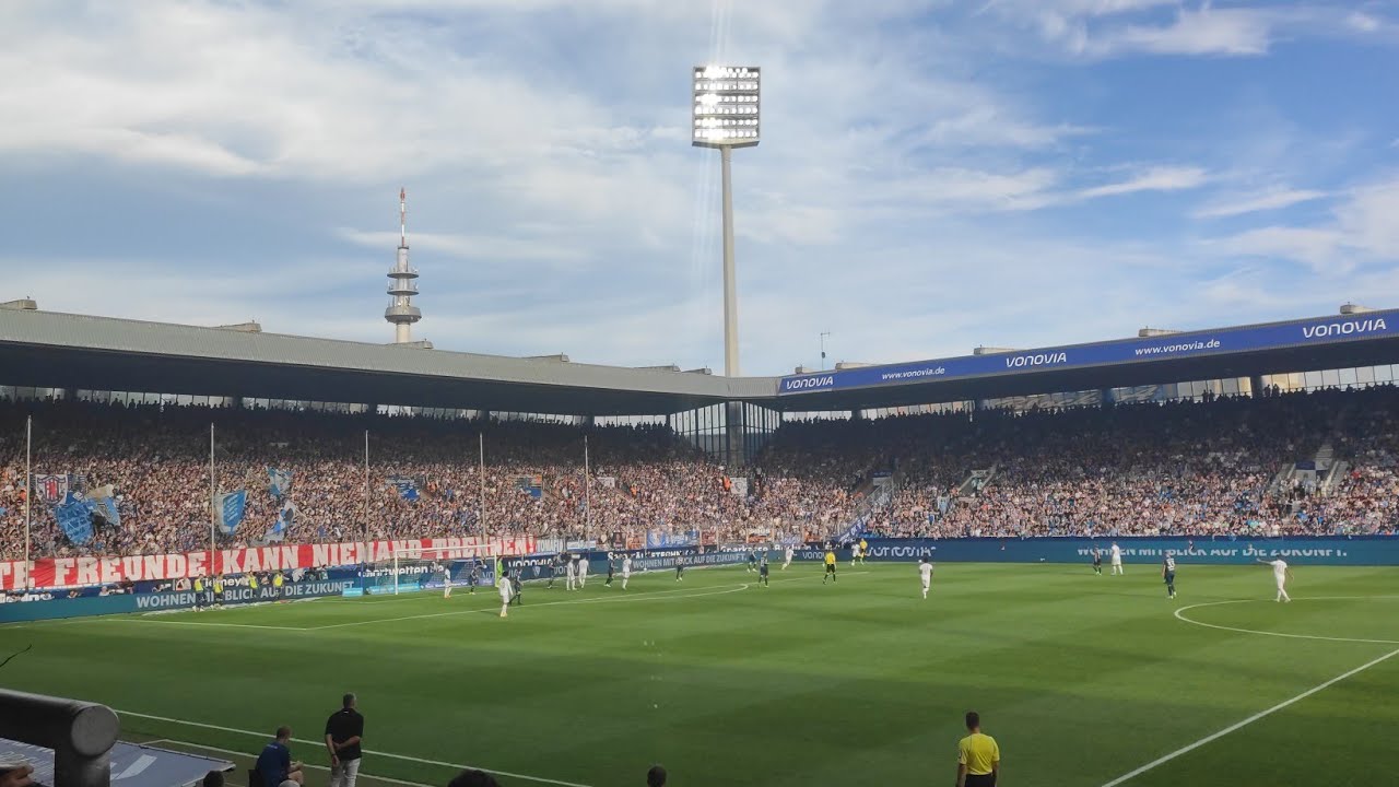 VfL Bochum - FC Bayern München (Grönemeyer + Einlauf der Mannschaften)