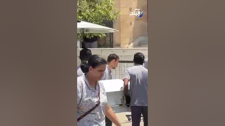 في تابوت أبيض .. لحظة وصول جثمان الفنان لطفي لبيب إلى كنيسة مارمرقس