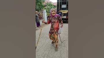 Thumbnail of KETIKA NENEK ASYK GOYANG #cover #music #arakarakan