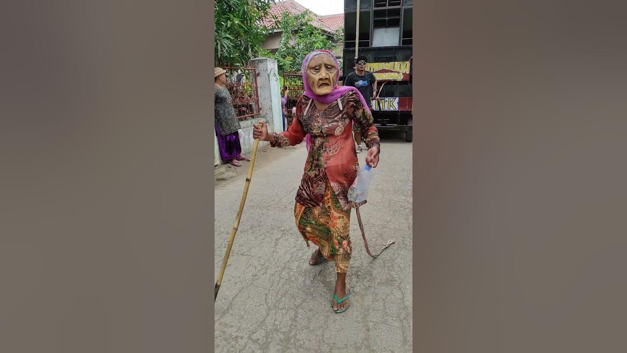 KETIKA NENEK ASYK GOYANG #cover #music #arakarakan