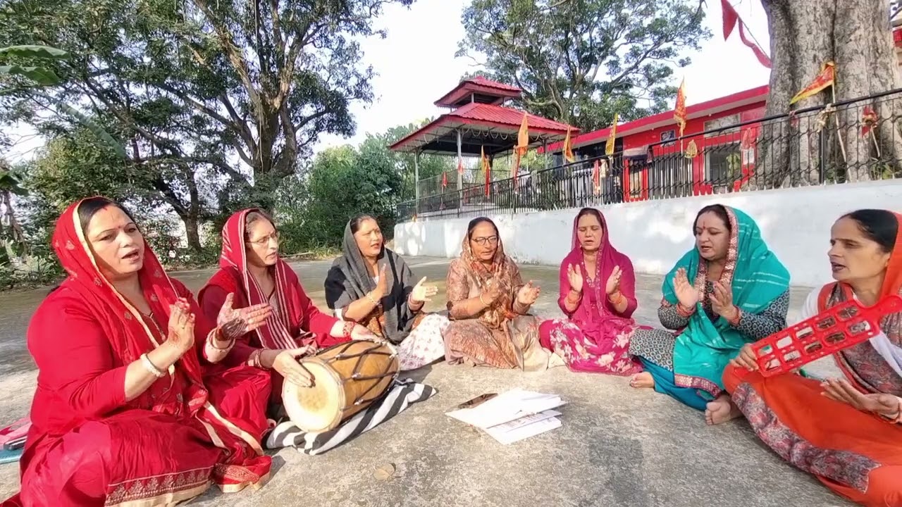 #bhajan #krishan बडा प्यारा लगदा नी मेरा हारांवाला सबसे दिल बिच बसदा नी वंसीवाला #kirtan 🙏🏻