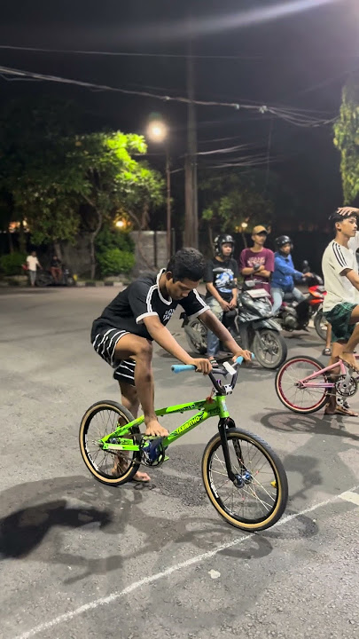 AKBAR TWK JOKI BALAP ONTHEL🚀 #fypviralシ #shorts #bmx #balapliar #bmxstreet #hiburan #herex #cycling