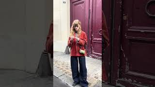 Petite form, grandeur style.