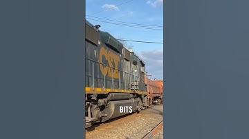 CR MA01 through Piscataway,NJ with NS 5654 GP38-2 leading & a perfect shave by the engineer!