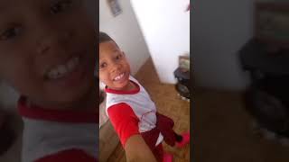 Se Arumando Pra Ir Pra Escola Desculpa Por O Áudio Na Ter Saido Meus Melhores Amigos Pedro E Gabr