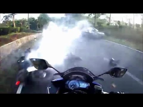 SCARY CRASH !!! Yamaha R25 Vs Daihatsu Ayla (Perodua Axia 