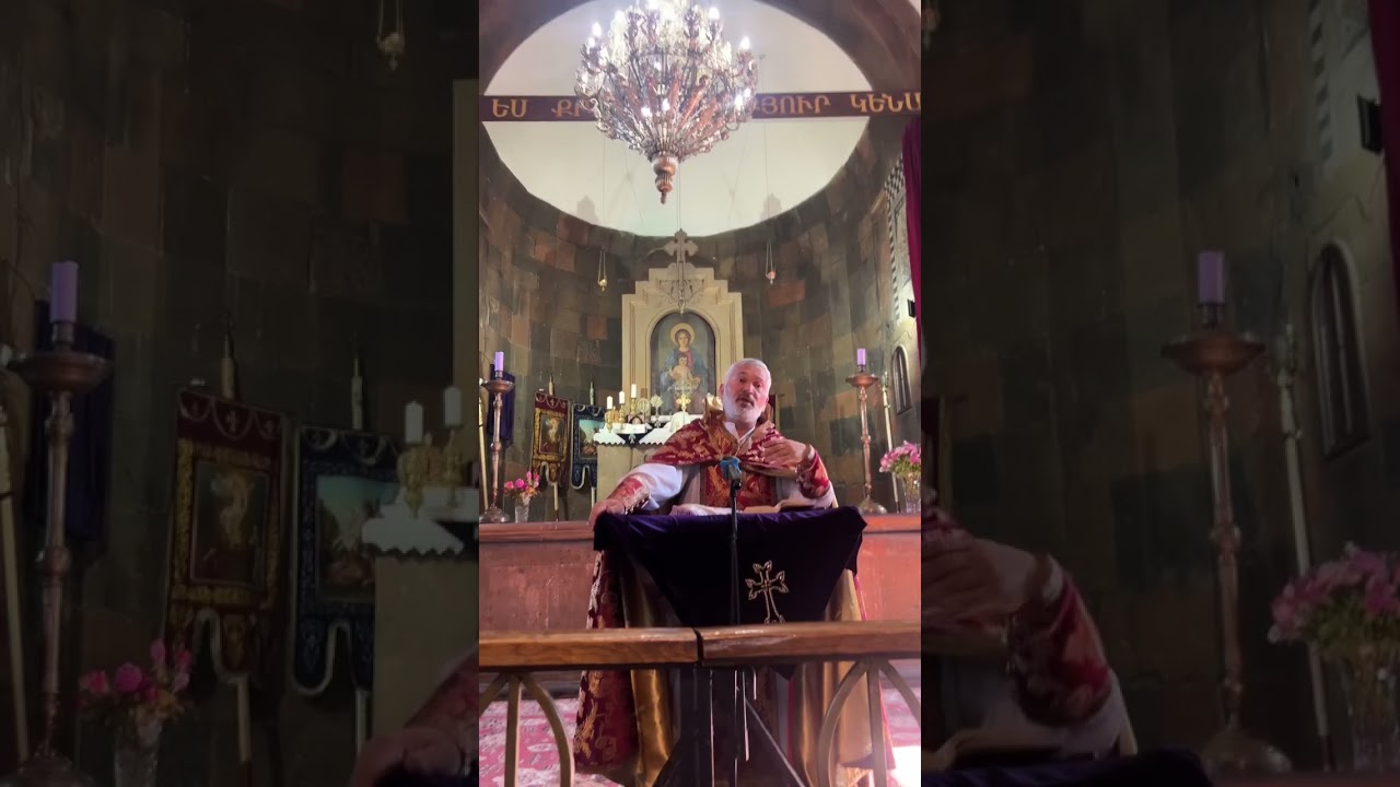 Եւ նրանց ասաց. «Իմ մայրը եւ եղբայրները սրանք են, որ Աստծոյ խօսքը լսում են եւ կատարում»: 