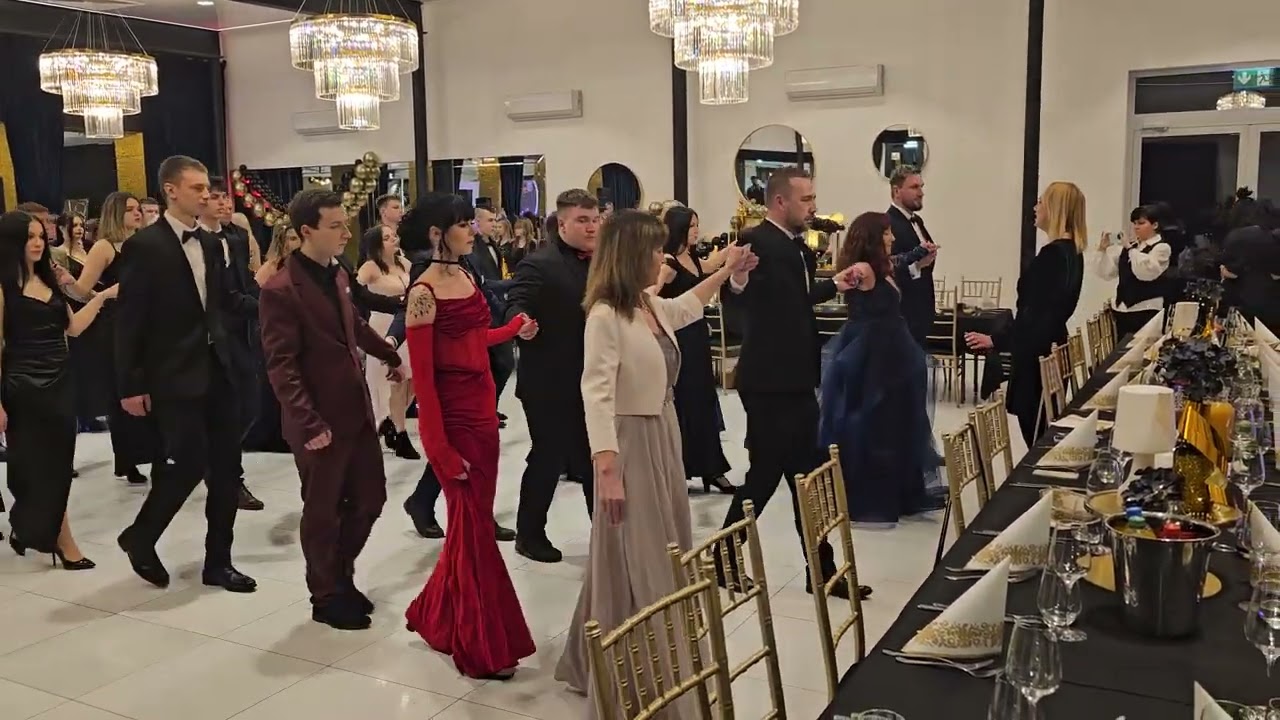 Studniówka 2025 - uroczysty taniec inauguracyjny.