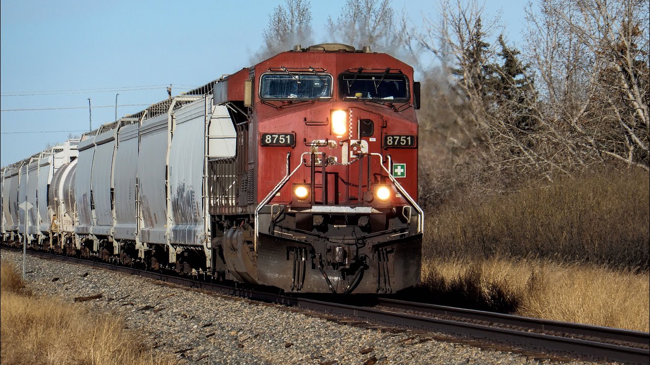 K5HL Horn! CP 8751 leads CPKC 242 South in Airdrie AB