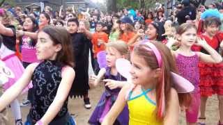 Roar flash mob at Travis