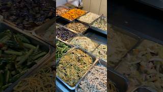 🍽️(桃園-蘆竹)爆紅80元便當自助餐吃到飽‼️IG/FB都有人介紹這家超佛吃粗飽的店📸現場肉類提供2種扣肉/白斬雞👀從我用餐到結束都是客滿狀態➡️欣欣自助餐