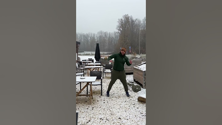 Yeahh het #sneeuwt😍😍😍 ben jij klaar voor de #winter ? Ik kan niet wachten om #sneeuwballen te gooien